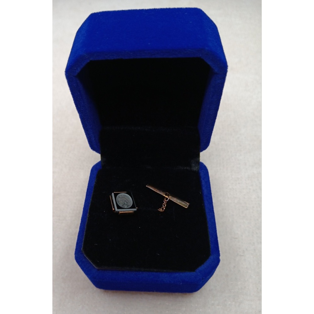 Vintage Cameo Tie Tack Lapel Pin Gold Tone Roman‎ Profile Men's Jewelry - Picture 2 of 3